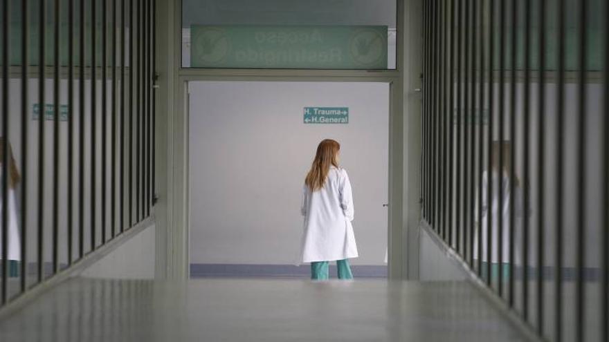 Los médicos dicen que las listas de espera se han duplicado en un año