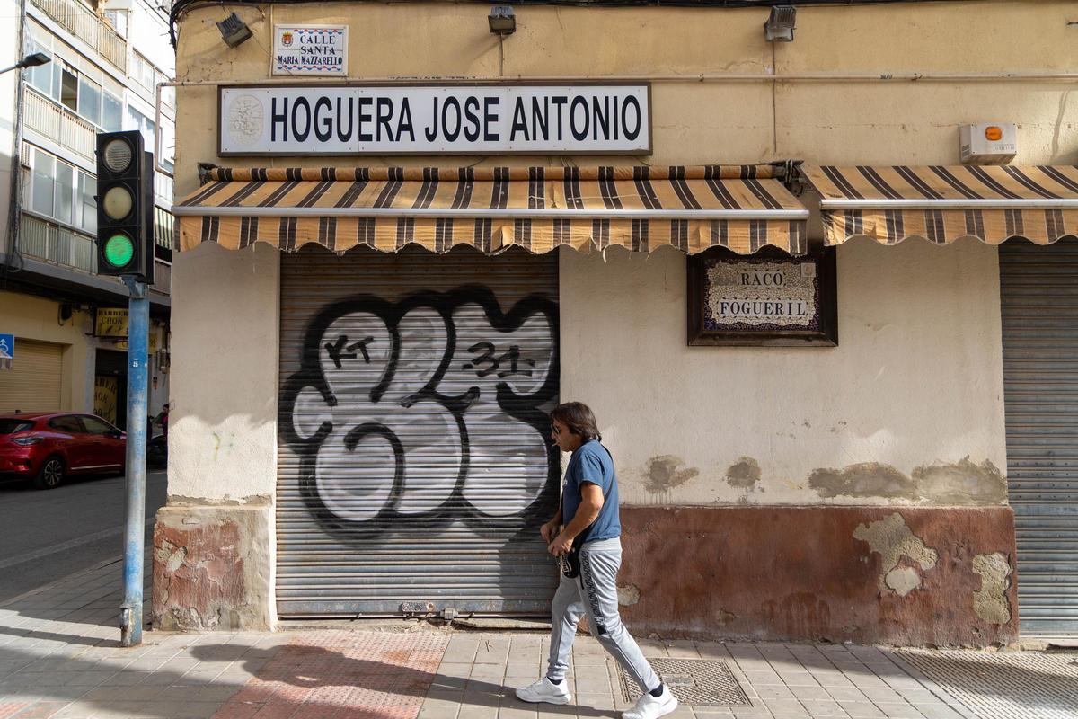La Hoguera José Antonio de Alicante mantiene la antigua denominación del barrio, ahora llamado MiguelHernández.