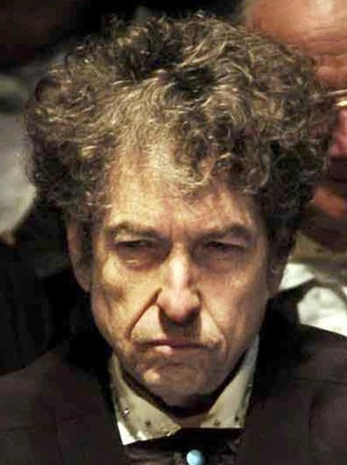 Bob Dylan antes de recibir el Doctorado por la Universidad de Saint Andrews, en el 2004.