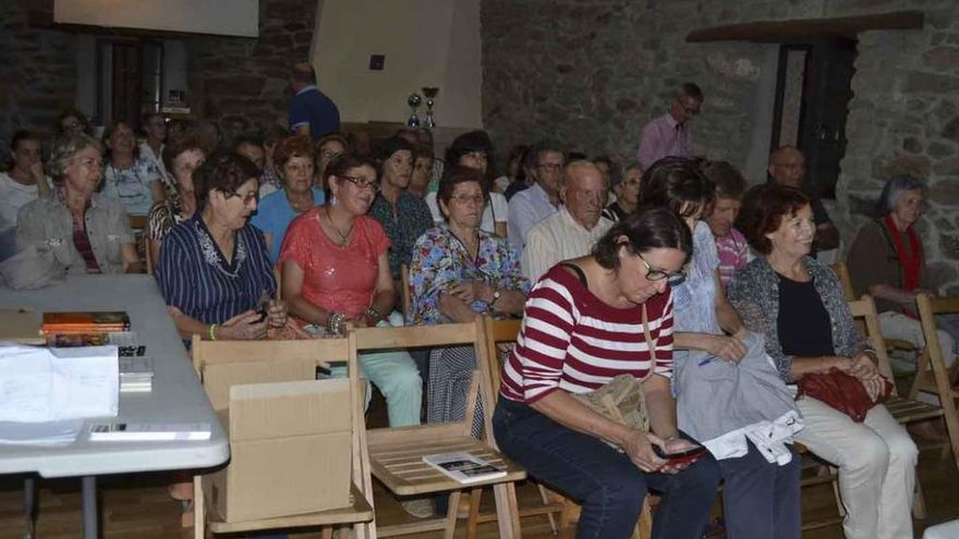 Asistentes a la presentación del libro.