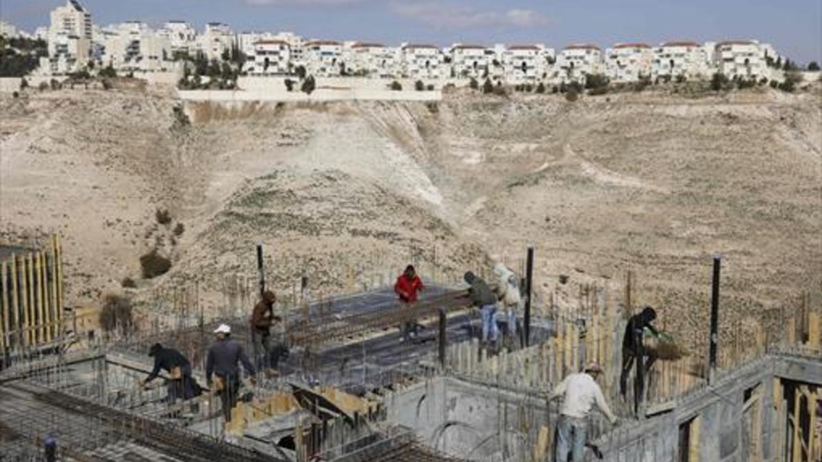 Trabajos de construcción de viviendas en el asentamiento israelí de Maale Adumim, en Jerusalén este.