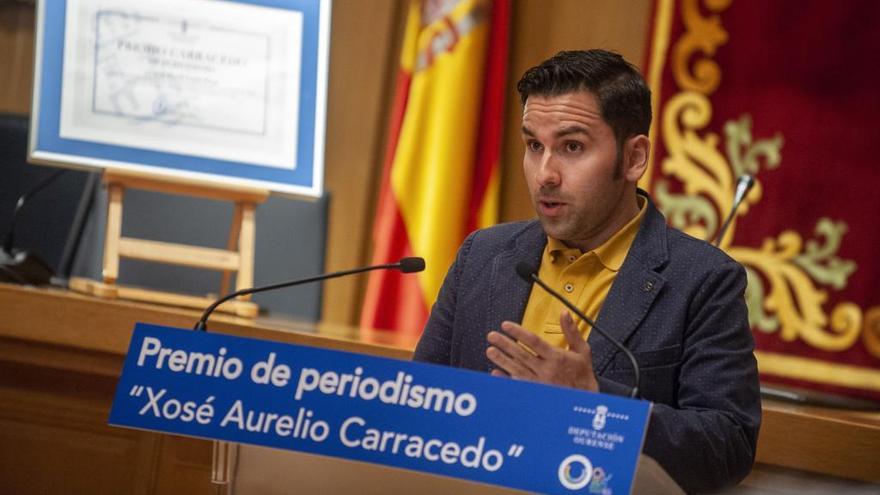 Javier Fraiz recogiendo el premio esta mañana. // Brais Lorenzo