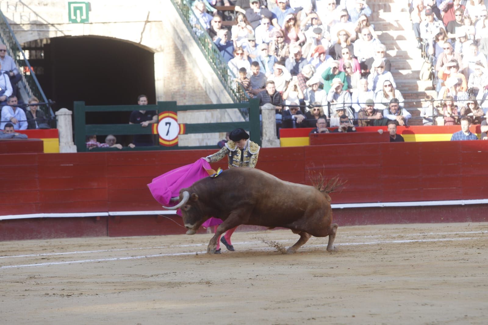 Así ha sido la primera corrida de toros de la Feria de Fallas