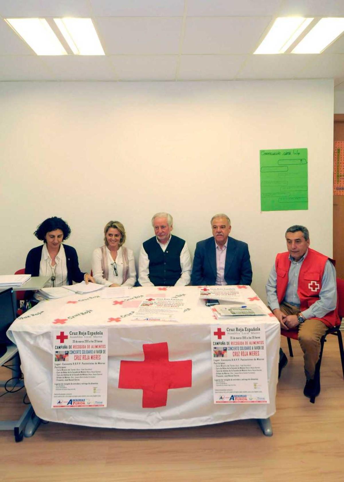 Por la izquierda, María José González, Marta Rodríguez, José María Lana, José Manuel García y Raúl Rodríguez.