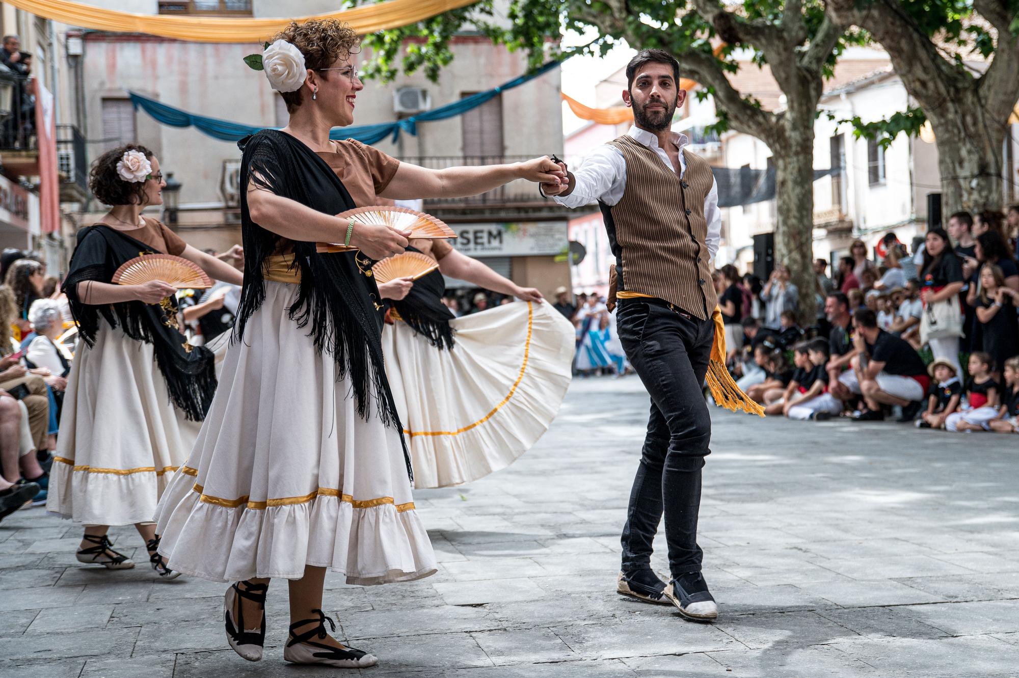 Troba't a les fotos del multitudinari ball de gitanes de Sant Vicenç