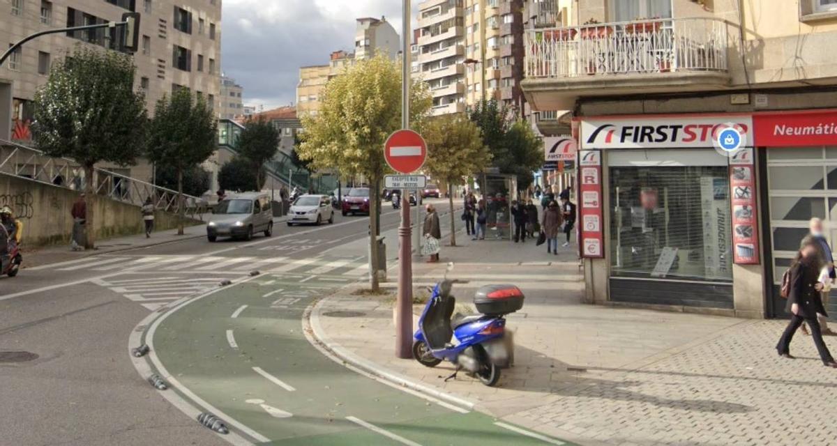 Vigo permitirá circular por el carril bus de Pizarro durante el cierre de la calle Brasil.