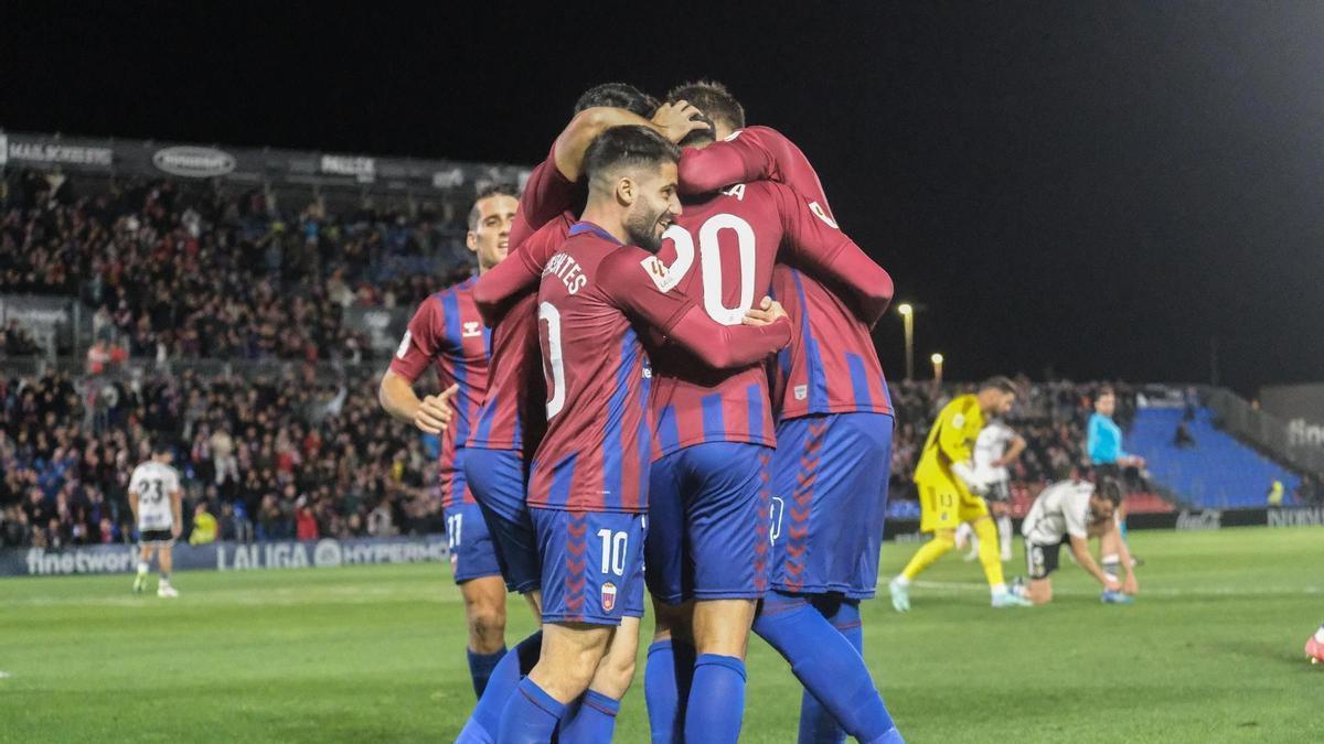 CD Eldense | El Deportivo supera a sus rivales por la permanencia en ...