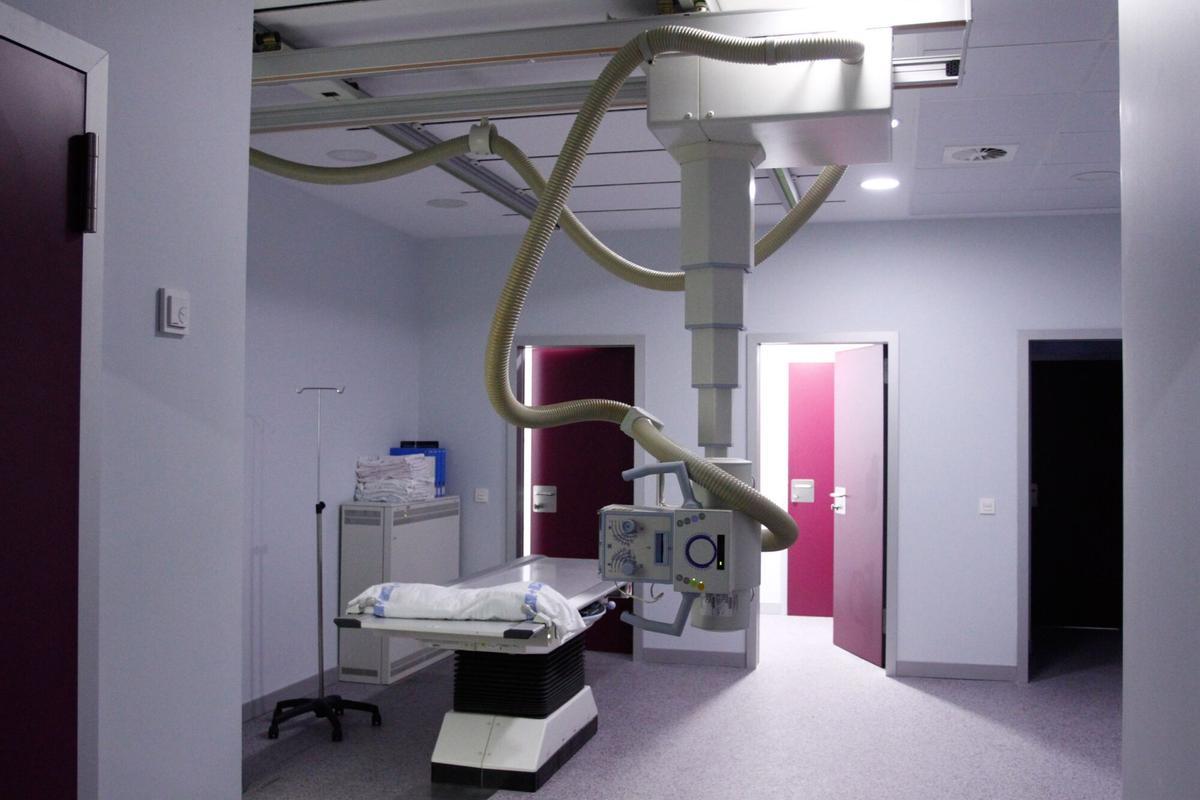 SALA RADIOLOGIA, RAYOS X Y ESCANER, TAC. HOSPITAL VIRGEN DE LA CONCHA. VISITA DEL CONSEJERO DE SANIDAD ANTONIO MARIA SAEZ AGUADO. URGENCIAS Y PEDIATRIA