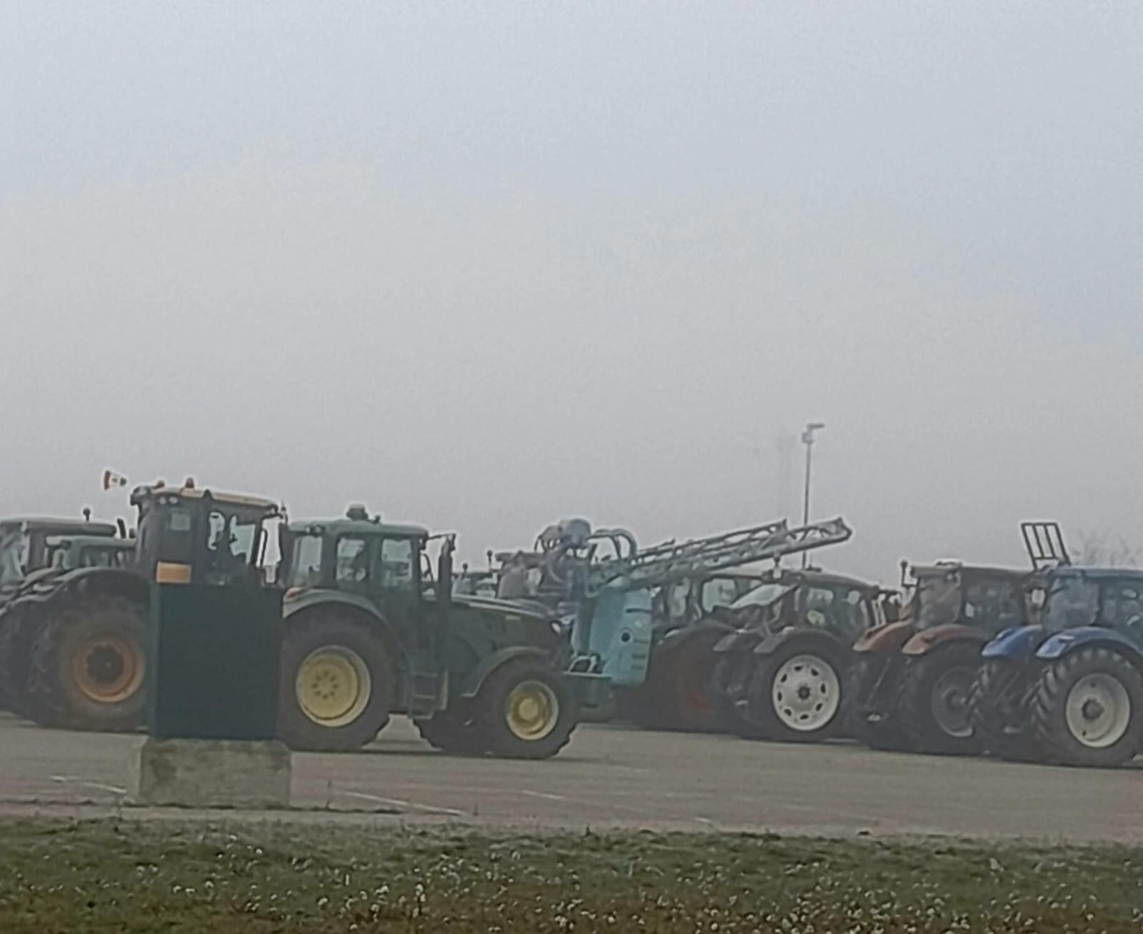 EN IMÁGENES | Tractorada en Ejea de los Caballeros