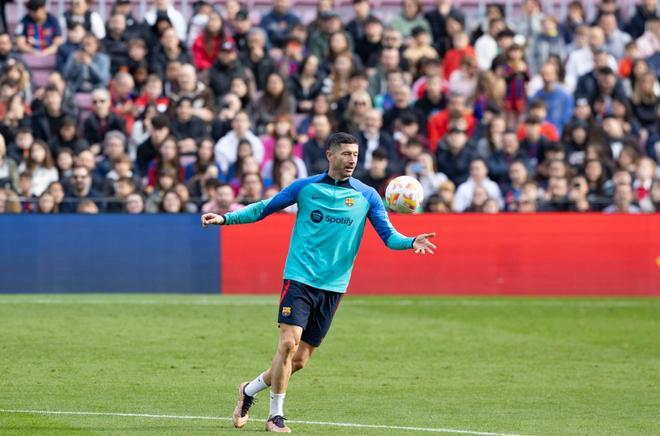 Las mejores imágenes del entrenamiento a puertas abiertas del Barça