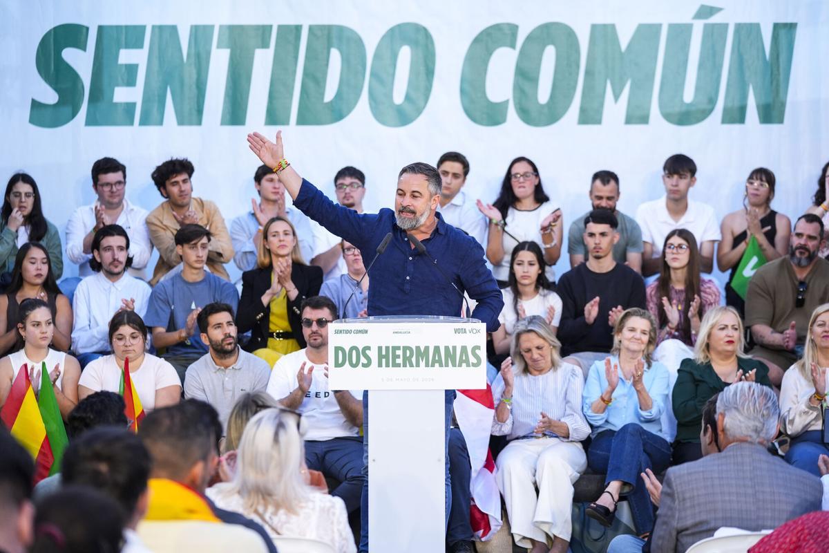 El presidente de Vox, Santiago Abascal, durante un acto público en Dos Hermanas, Sevilla.