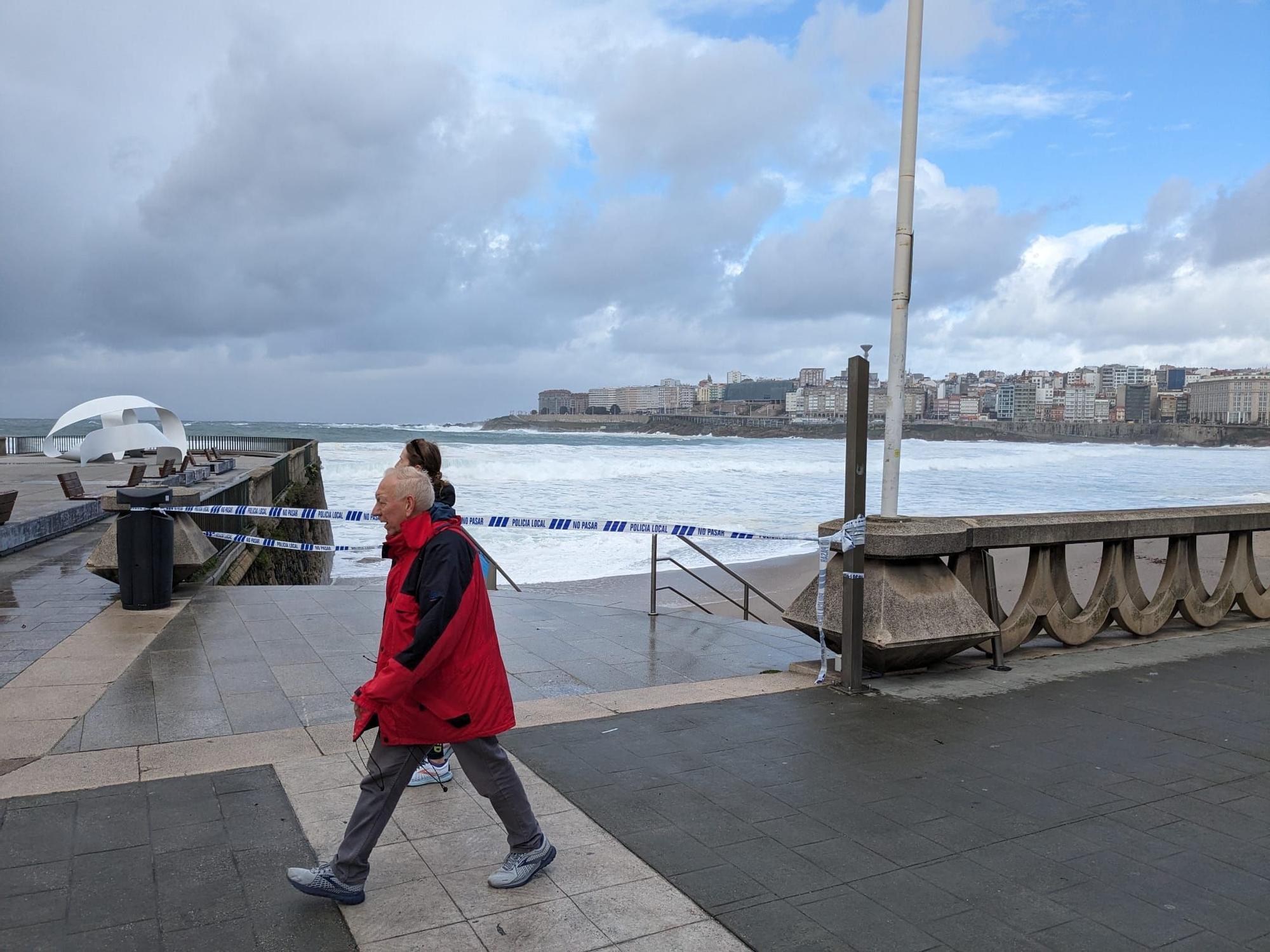 Alerta roja en el litoral por olas de hasta nueve metros