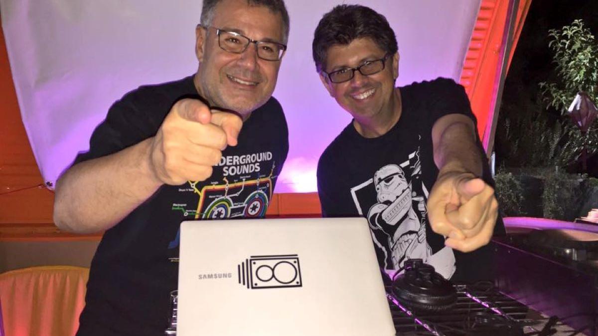 Vespreig solidari amb Radio Cassette Night