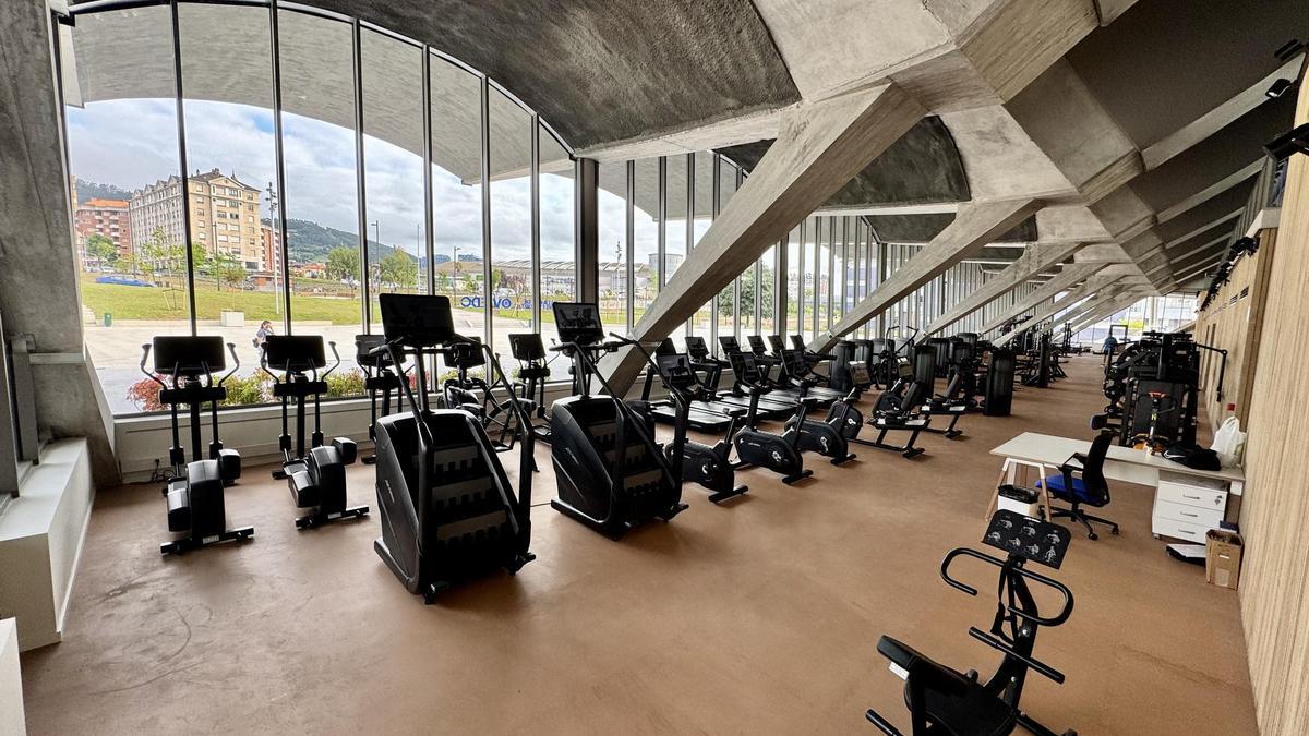Sala con máquinas para hacer deporte