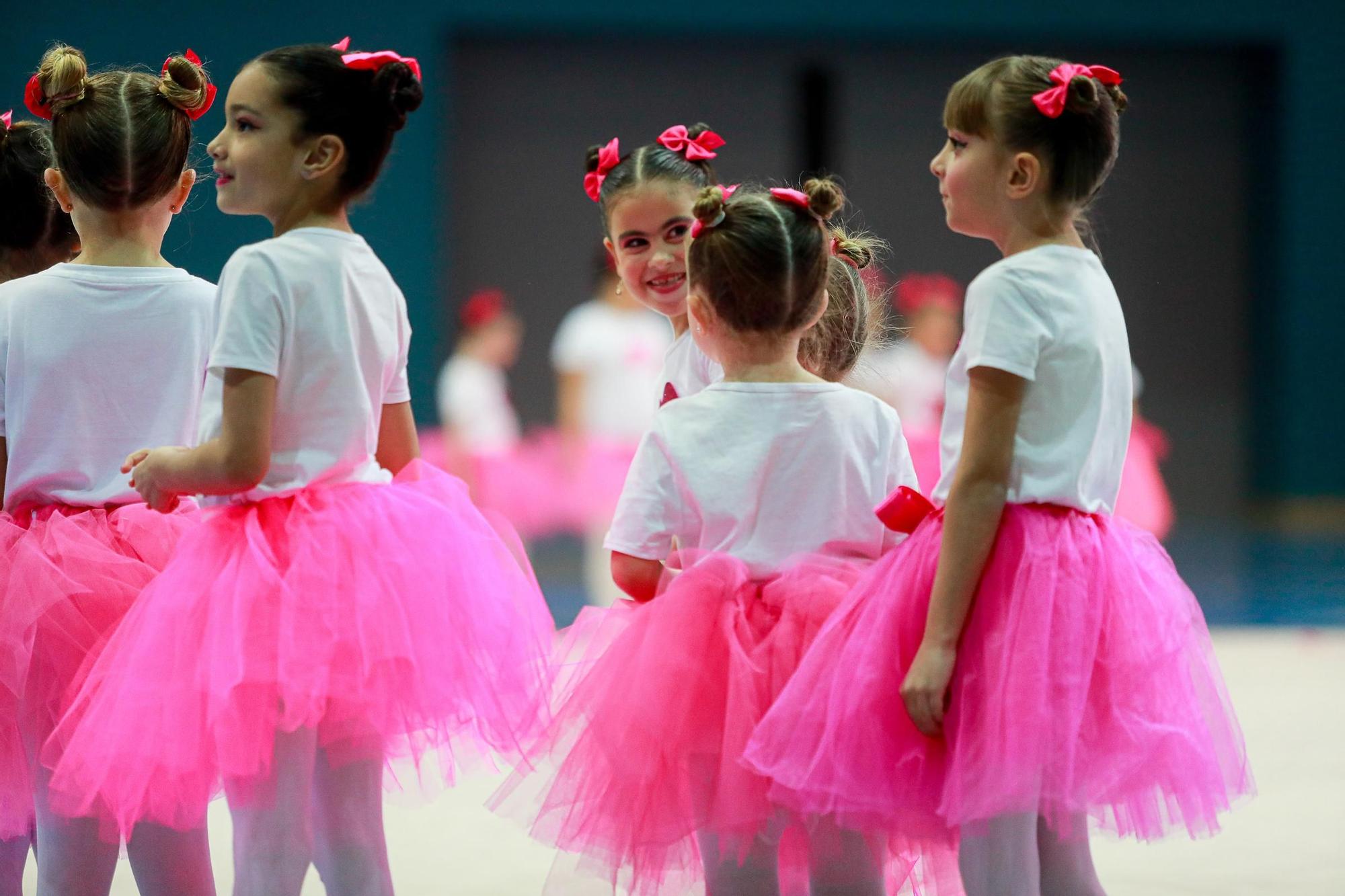 Mira aquí las imágenes de la gala de Navidad de gimnasia rítmica en Ibiza