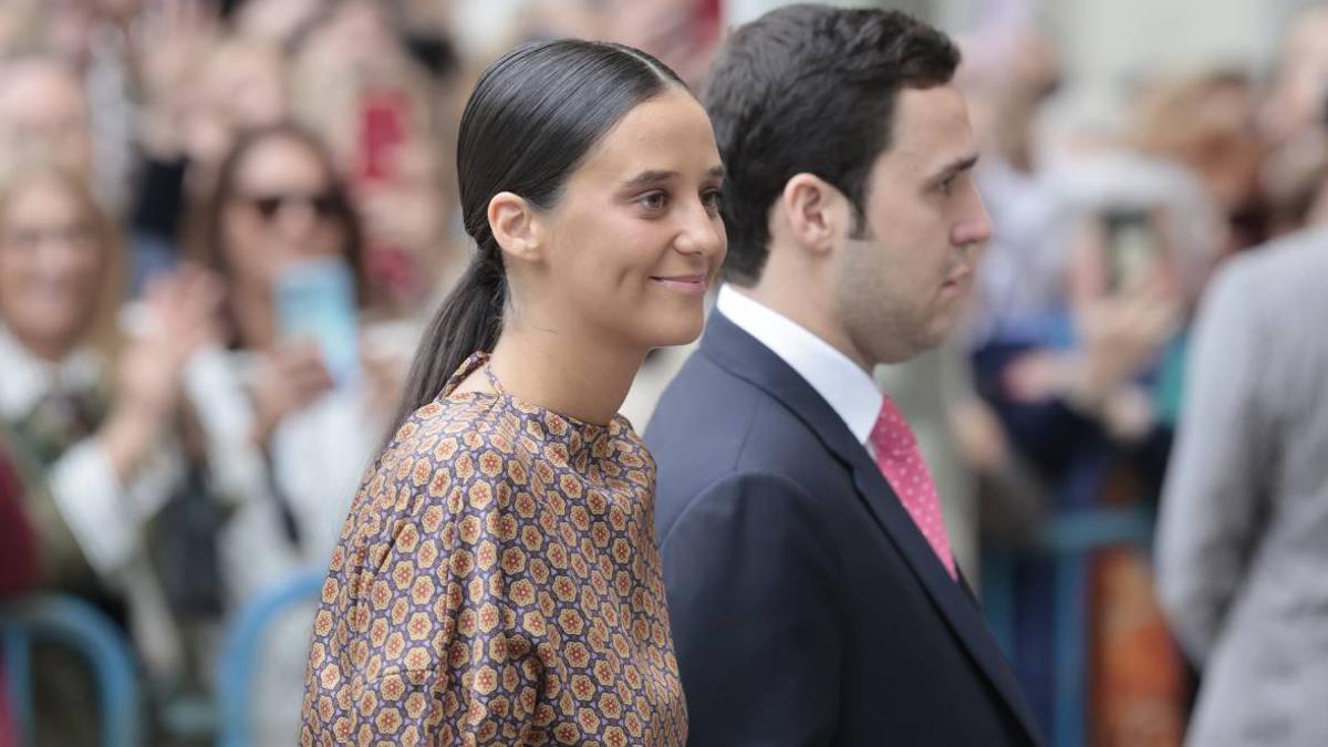 El vestido de invitada de Victoria Federica en la boda de José Luis Martínez-Almeida y Teresa Urquijo que encontrarás rebajado