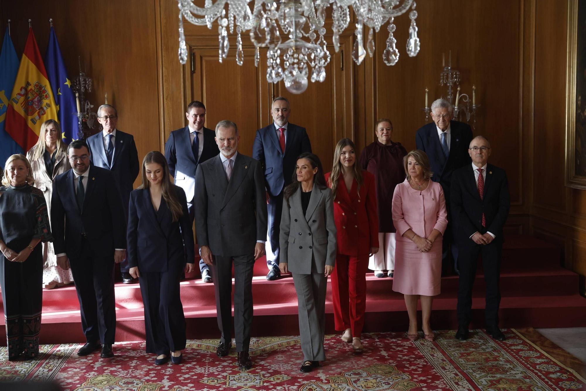 EN IMÁGENES: Así ha sido el encuentro de Familia Real con los premiados con las Medallas de Asturias 2025 y personas declaradas hijos predilectos y adoptivos de Oviedo