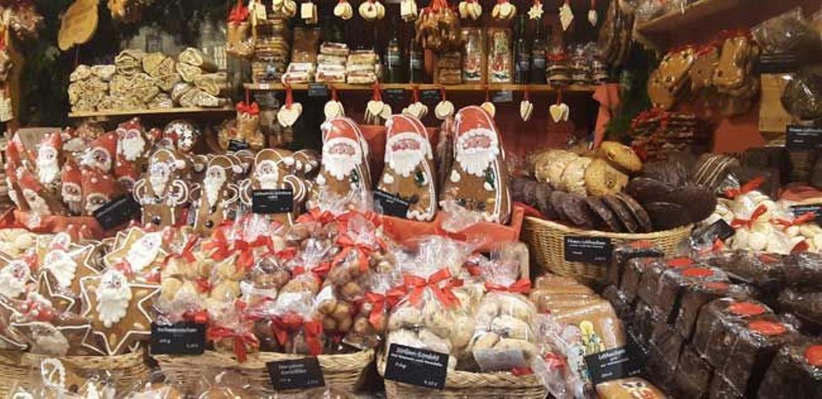Puesto de dulces navideños y galletas en uno de los mercados de Munich
