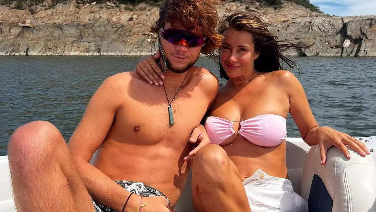 Tras anunciar la feliz noticia, Adara se pronuncia sobre su beso con Manuel Cortés: “Nosotros estábamos a gusto”