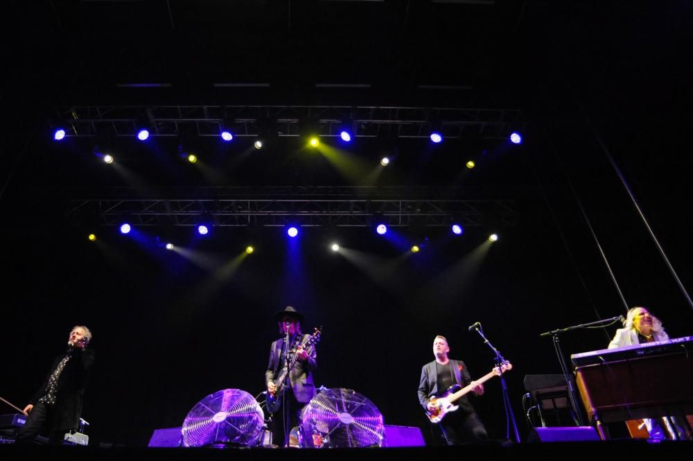 The Waterboys vence a la llovizca