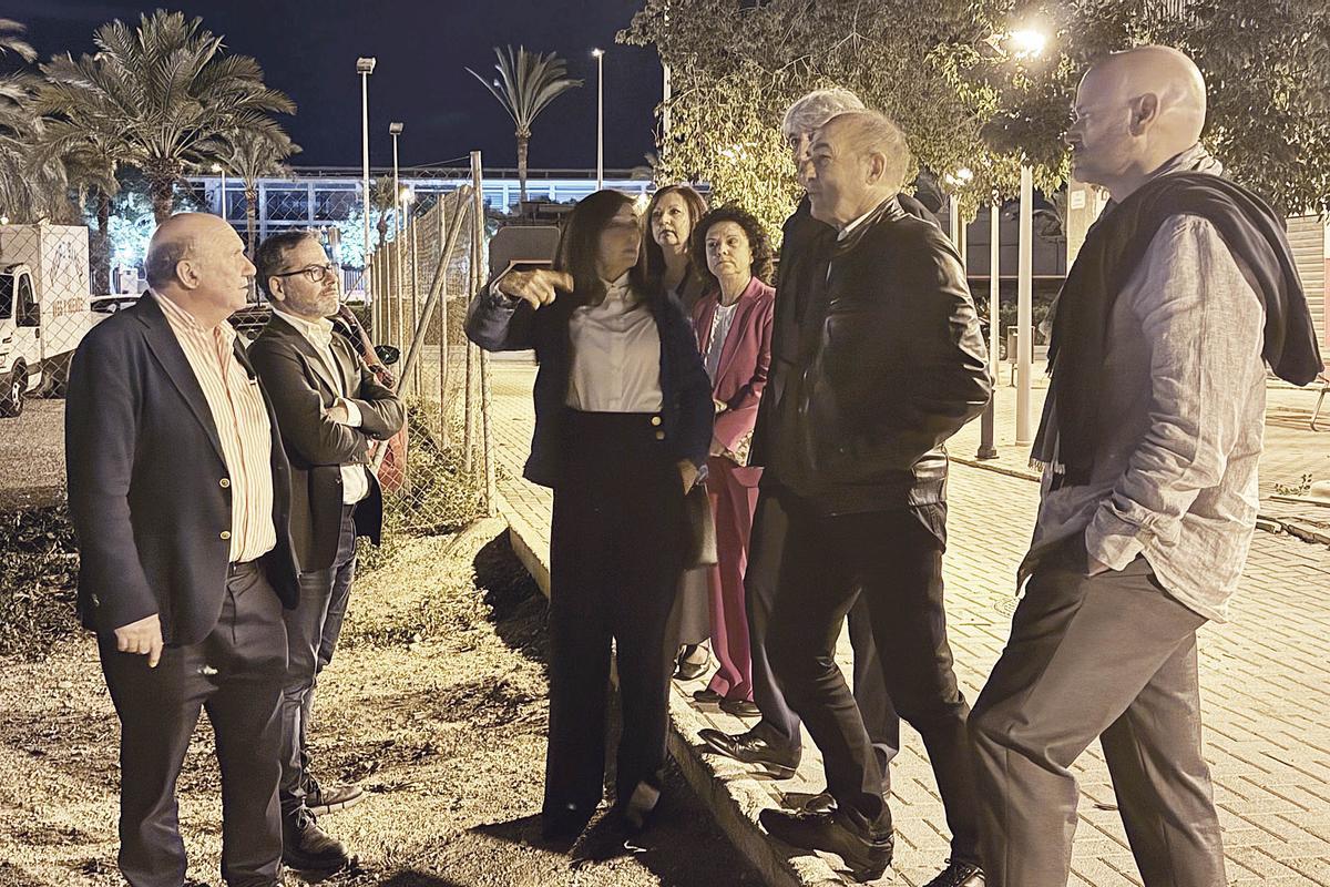 La visita a la parcela del futuro Palacio de Congresos de Elche