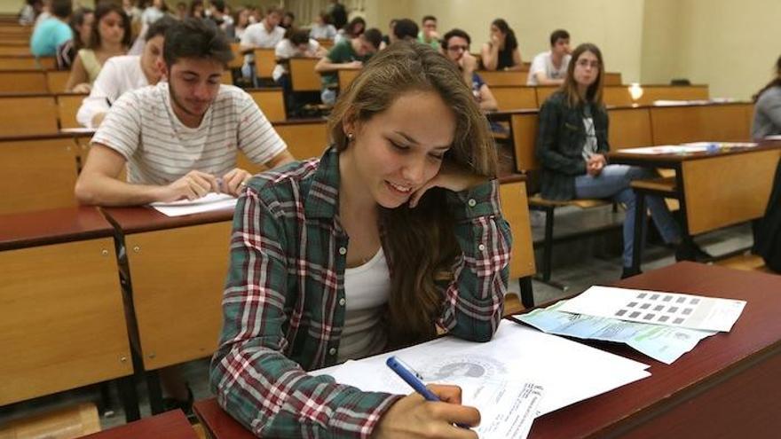 Las notas de corte más altas son para Medicina y Bioquímica.