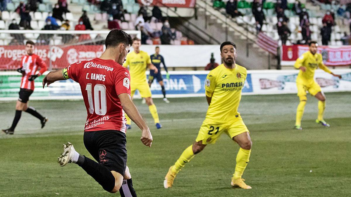 El submarino torpedea al Zamora