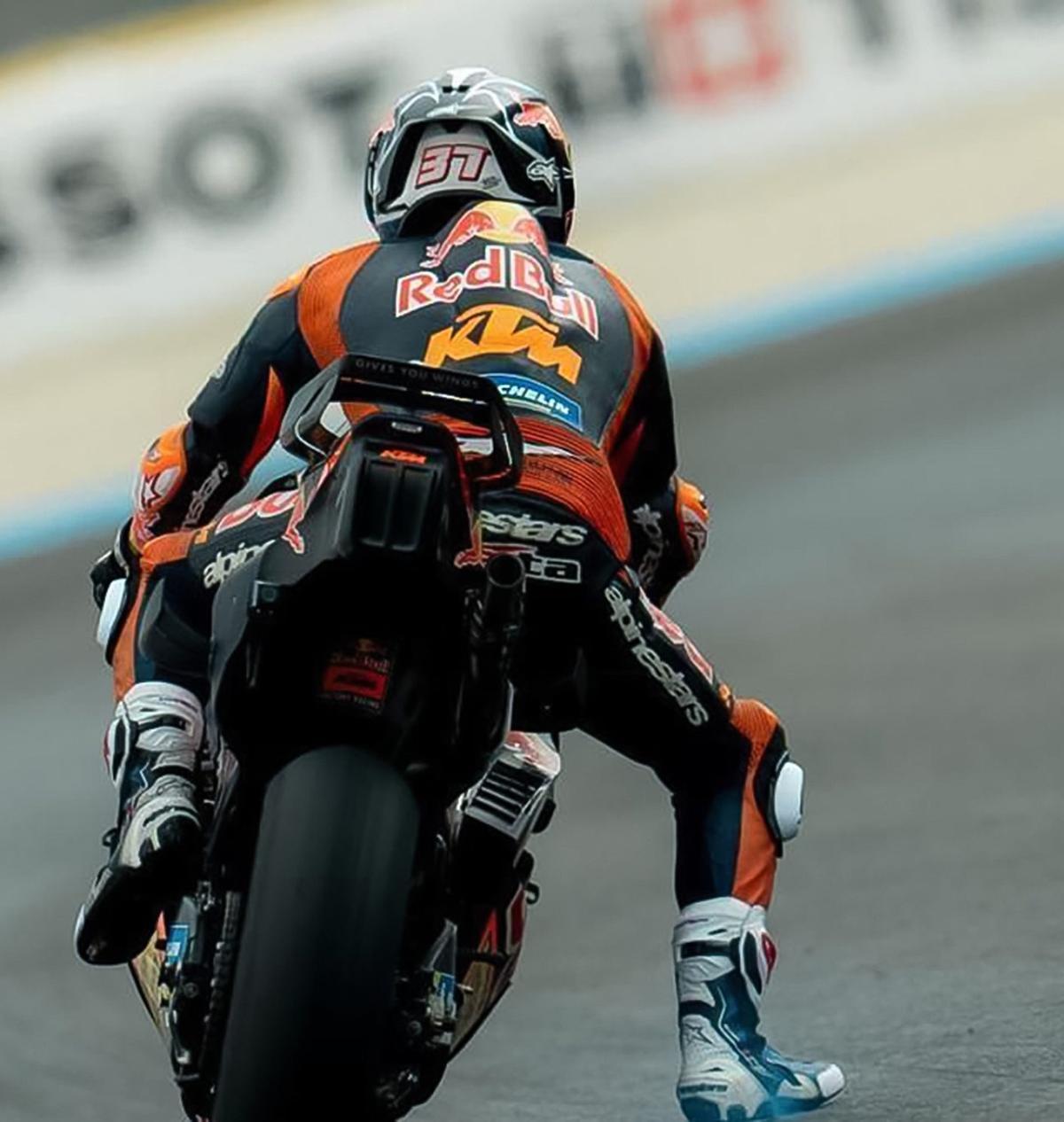 Acosta domina i Marc Márquez progressa a Hongria