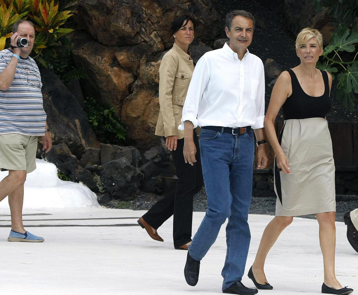 José Luis Rodríguez Zapateto en 2009, en Los Jameos del Agua en Lanzarote, junto a su esposa.
