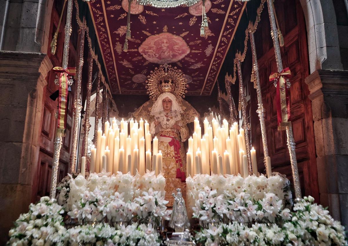 Jueves Santo: Procesión de La Macarena y El Cautivo, en Santa Cruz