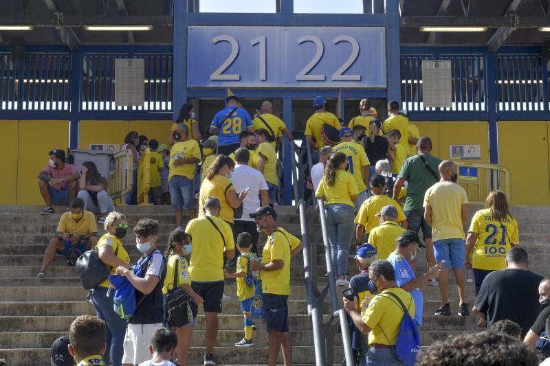 Ambiente durante el derbi en el Estadio de Gran Canaria