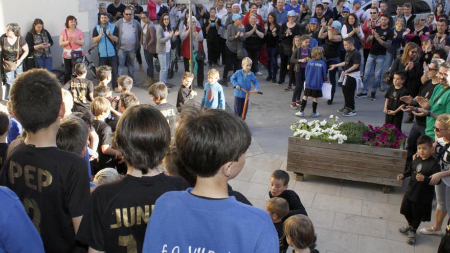 El base 7 del FC Vilobí va realitzar una protesta pacífica contra la mesura el mes d&#039;abril passat.