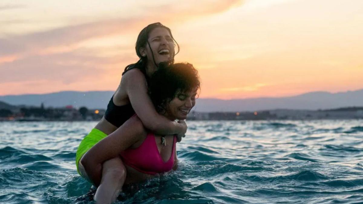 Fotograma de ‘The Swimmers’, que puede verse en Netflix.