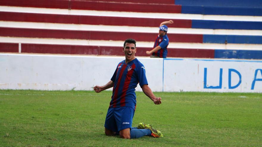 La UD Alzira golea al Rayo Ibense y es cuarto