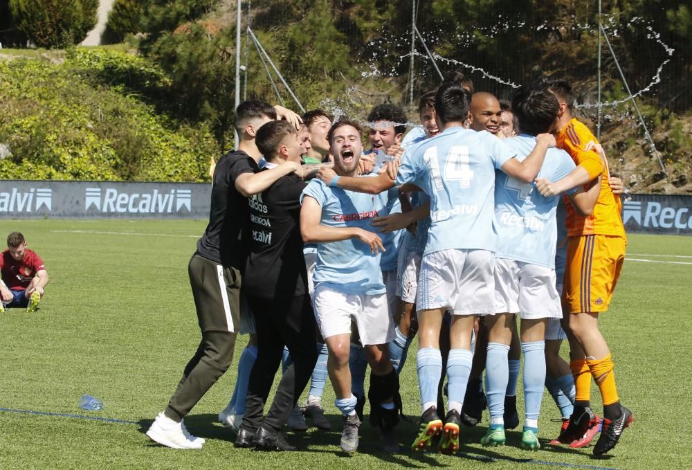 El equipo celeste se proclama campeón de liga tras golear al Pontevedra.