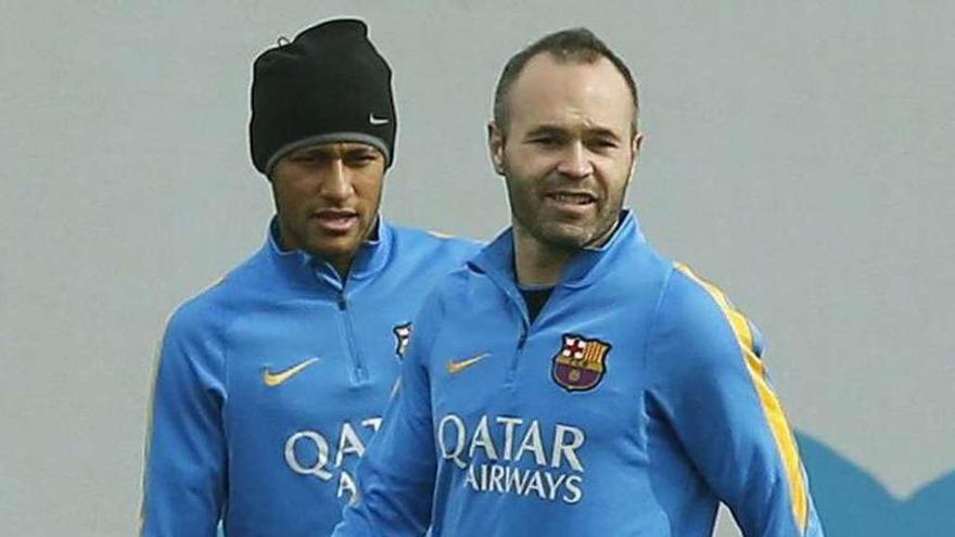 Iniesta y Neymar, ayer, en el entrenamiento. // Andreu Dalmau