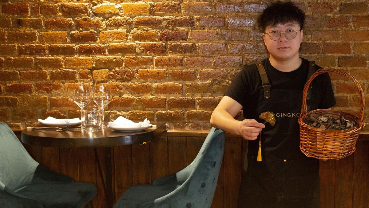 El cocinero Chunlin Yu, en el restaurante Gingko, en Barcelona.