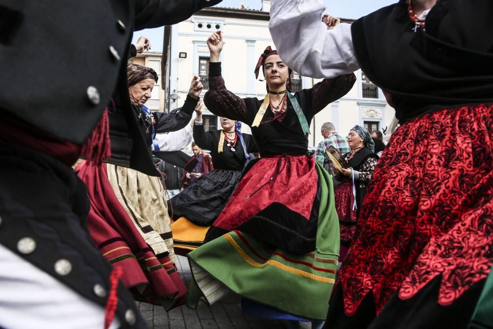 Día del Traje del País en Grao