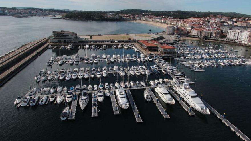 Los puertos deportivo y pesquero de Sanxenxo serán objeto de una limpieza de fondos marinos