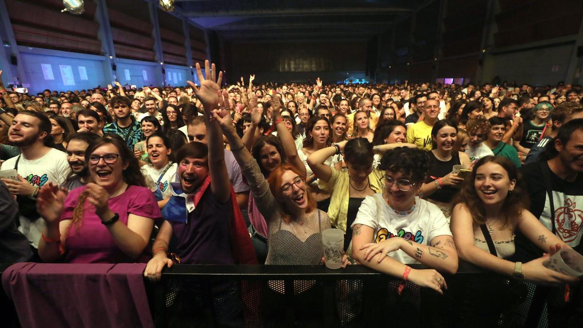 El Festival de Música Independiente de Zaragoza (FIZ) ha vuelto a llenar este sábado la sala Multiusos del Auditorio.