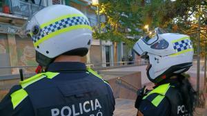 Dos agentes de la Policía Local de Mataró