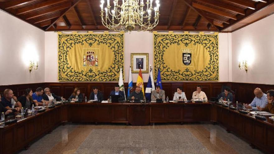 Un instante del pleno celebrado en la tarde de ayer en El Rosario.