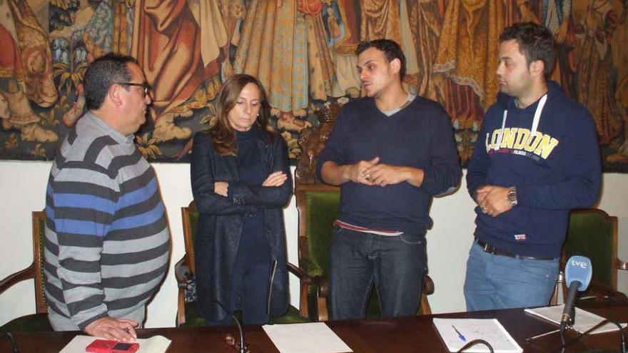 De izquierda a derecha, Juan Antonio Rodríguez, Rosa Muñoz, Tomás del Bien y Roberto Asensio. Foto