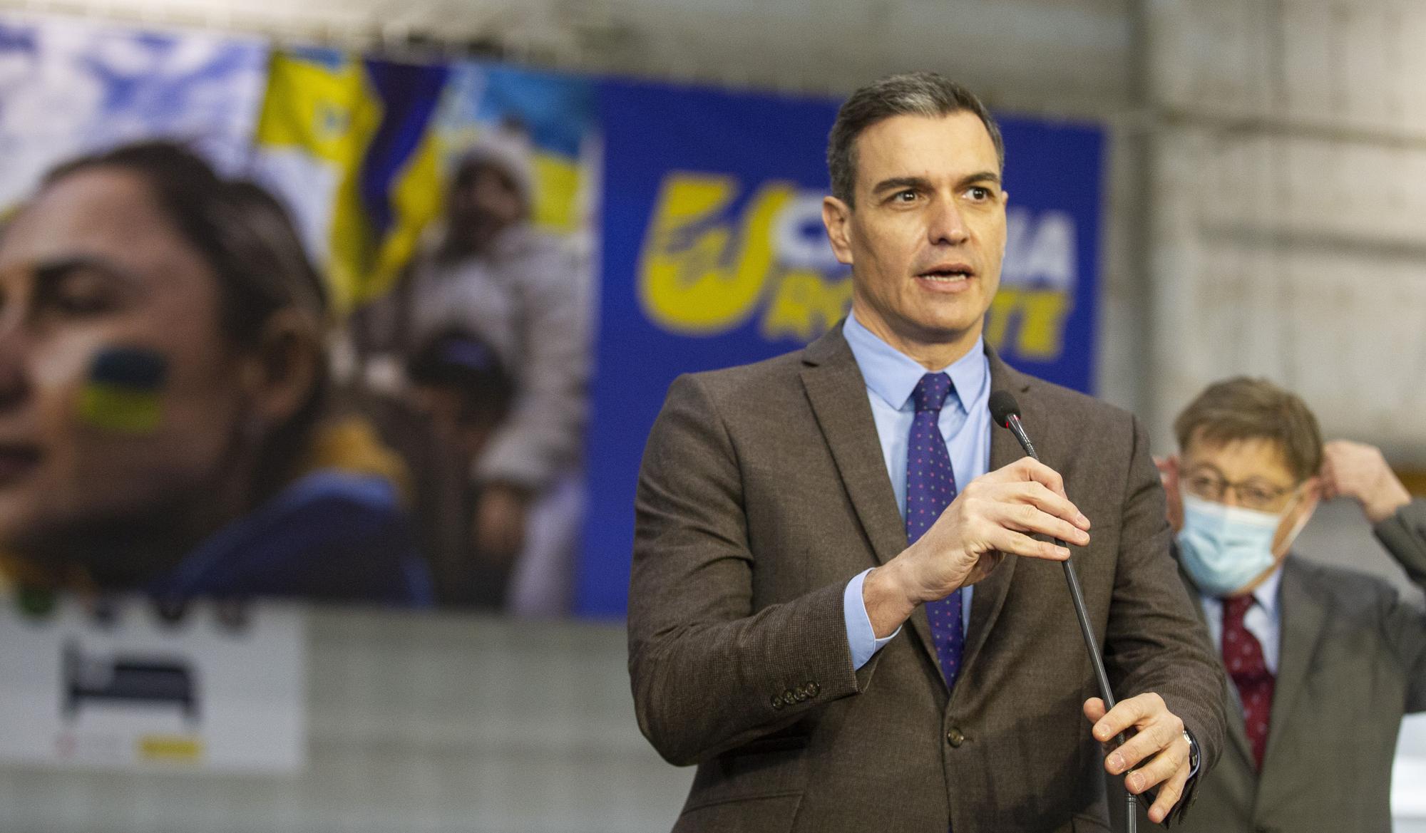 Visita del presidente del Gobierno, Pedro Sánchez, al centro de refugiados de Ciudad de la Luz