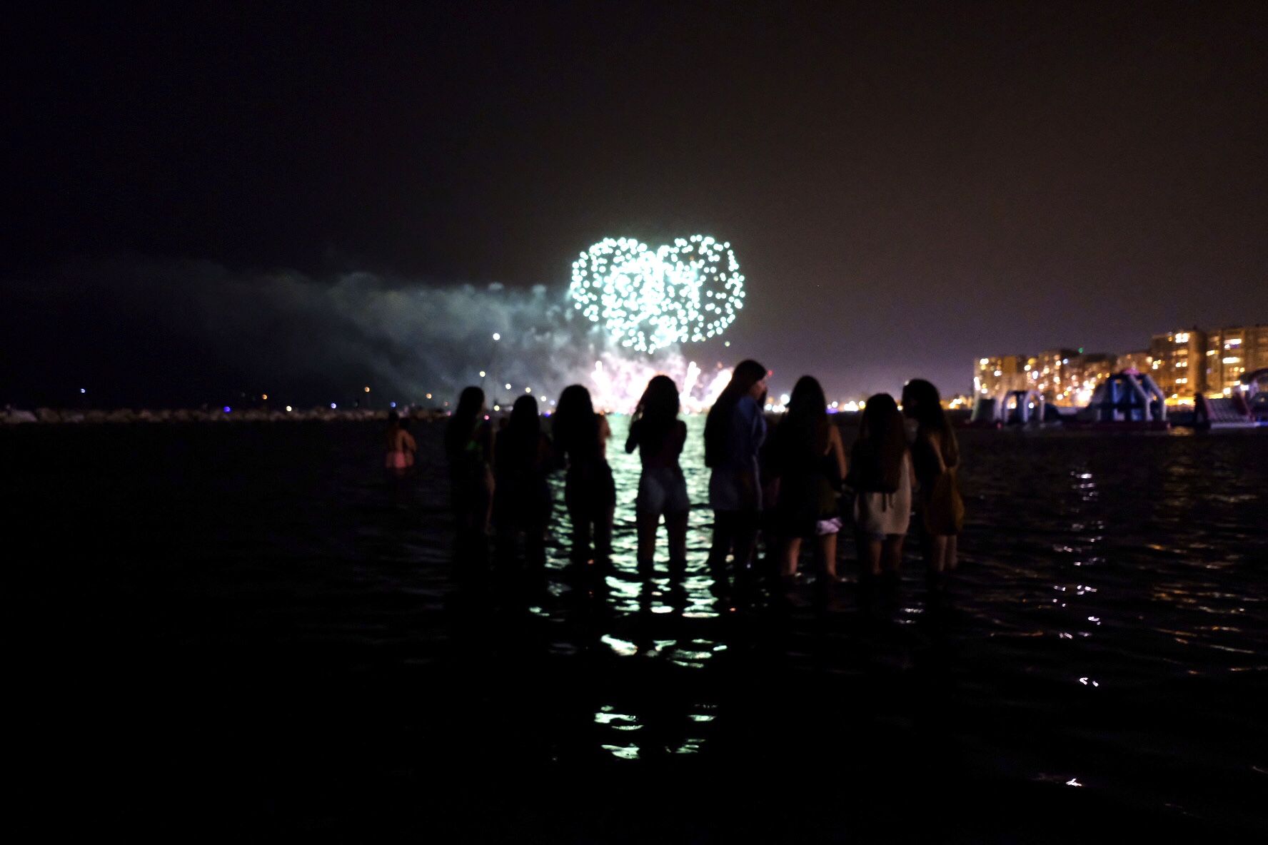 Los fuegos artificiales dan la bienvenida a la Feria de Málaga 2022