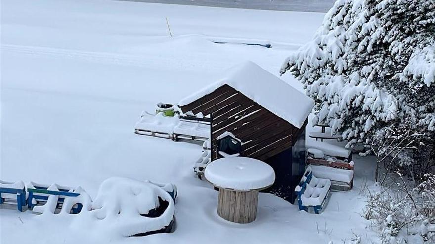 El temporal de neu deixa quinze centímetres a les pistes de la Cerdanya sense tocar la vall