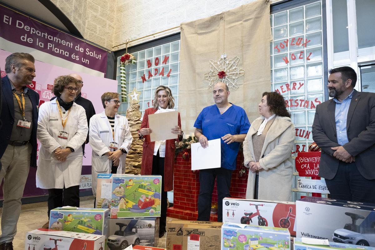 Entrega de juguetes en La Plana.