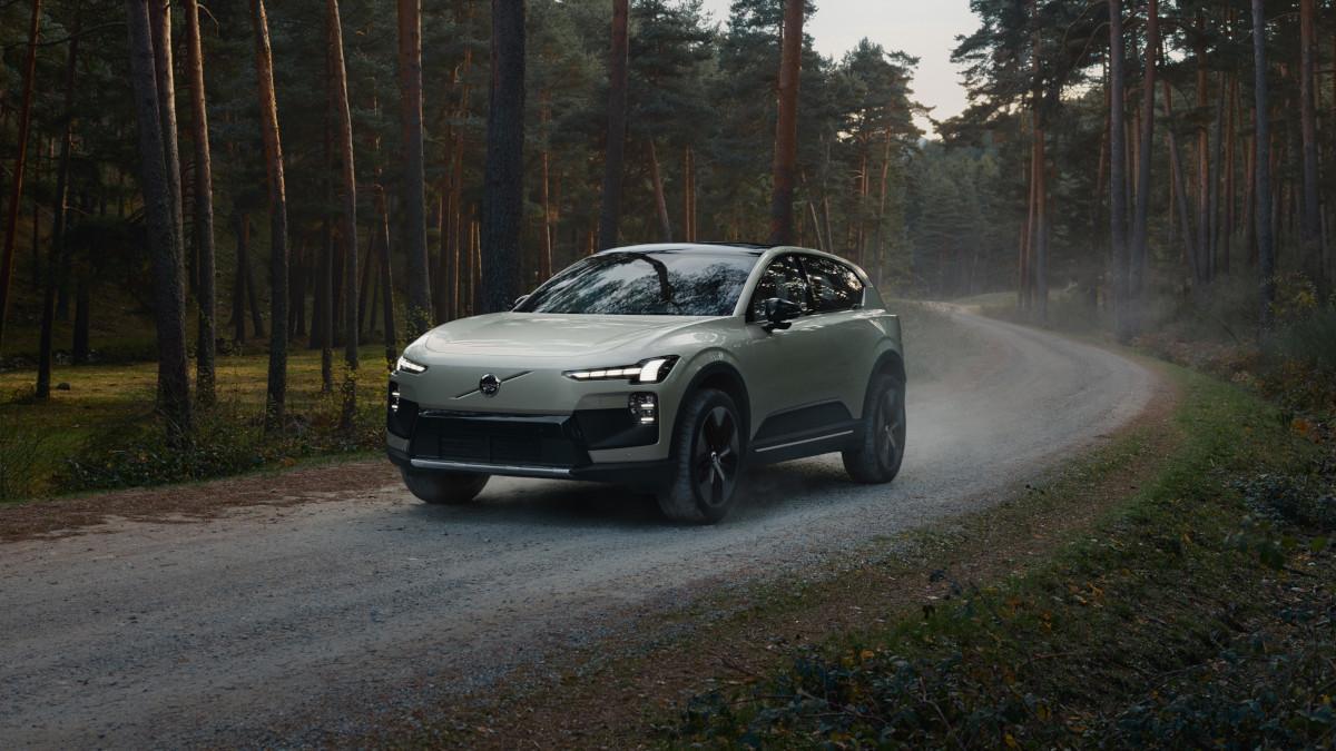 Volvo EX60 Cross Country