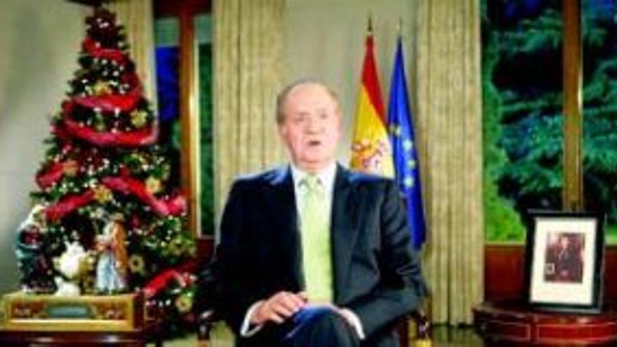 El PP colaborará tras el discurso del Rey, que el PSOE tacha de realista