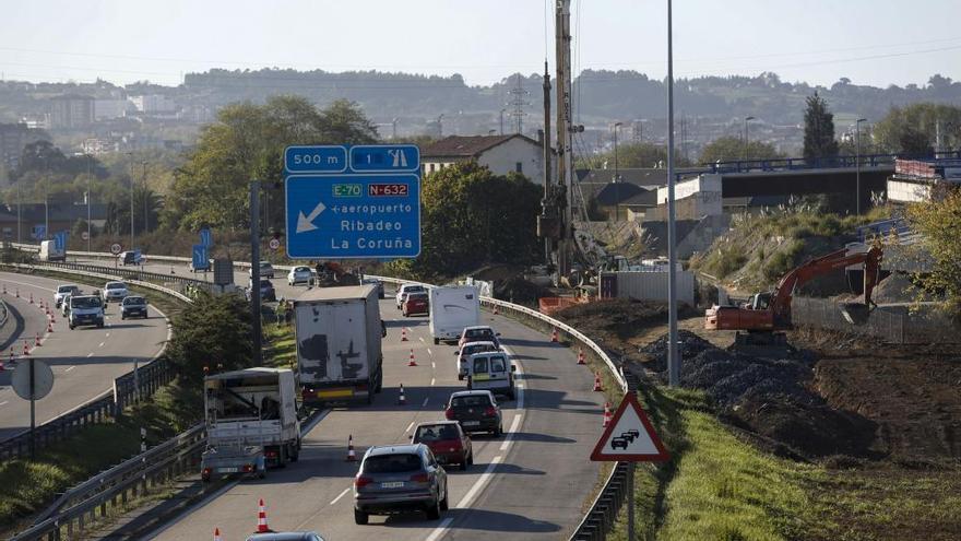 Atasco, esta semana, en el acceso a Avilés por la autopista.